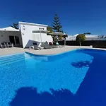 2 Bedroom Cassandra And Katrina With Private Heated Pools. 빌라
