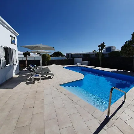Villa 2 Bedroom Cassandra And Katrina With Private Heated Pools. Puerto del Carmen (Lanzarote)