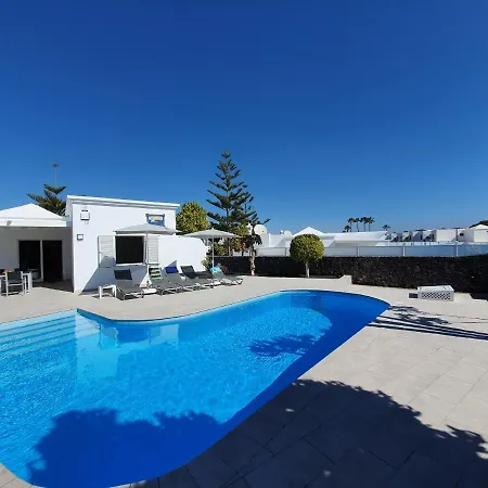 2 Bedroom Cassandra And Katrina With Private Heated Pools. * Puerto del Carmen (Lanzarote)