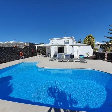 2 Bedroom Cassandra And Katrina With Private Heated Pools. * Puerto del Carmen (Lanzarote)