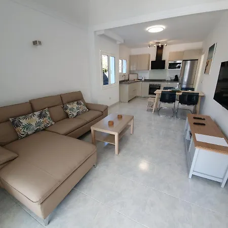 2 Bedroom Cassandra And Katrina With Private Heated Pools.