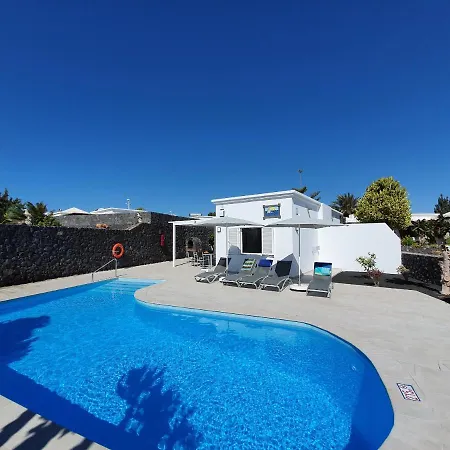 2 Bedroom Cassandra And Katrina With Private Heated Pools. Villa *