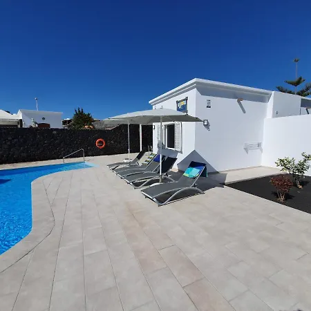 2 Bedroom Cassandra And Katrina With Private Heated Pools. * Puerto del Carmen