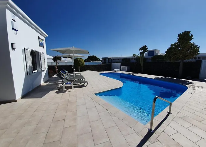 Villa 2 Bedroom Cassandra And Katrina With Private Heated Pools. Puerto del Carmen (Lanzarote)