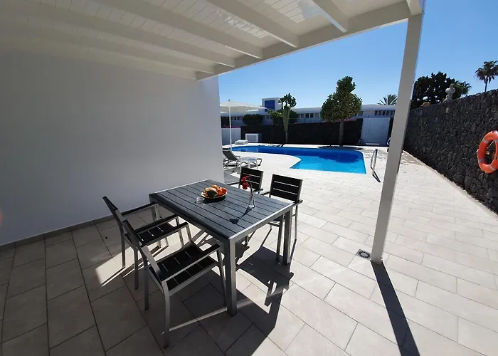 2 Bedroom Cassandra And Katrina With Private Heated Pools. * Puerto del Carmen (Lanzarote)