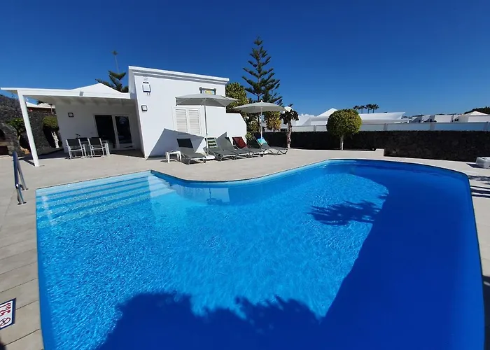 2 Bedroom Cassandra And Katrina With Private Heated Pools. Villa